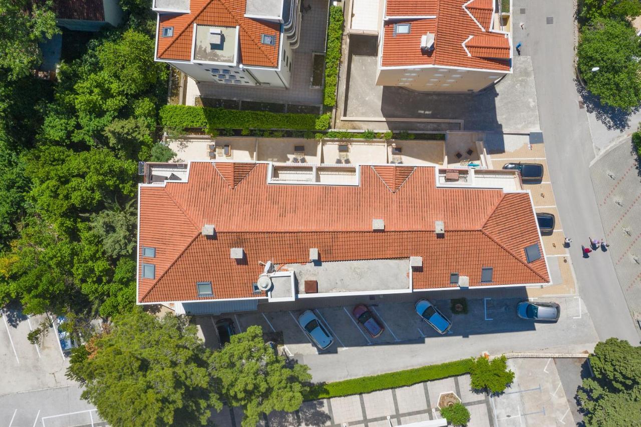 Apartments By The Sea Makarska - 19134 Dış mekan fotoğraf