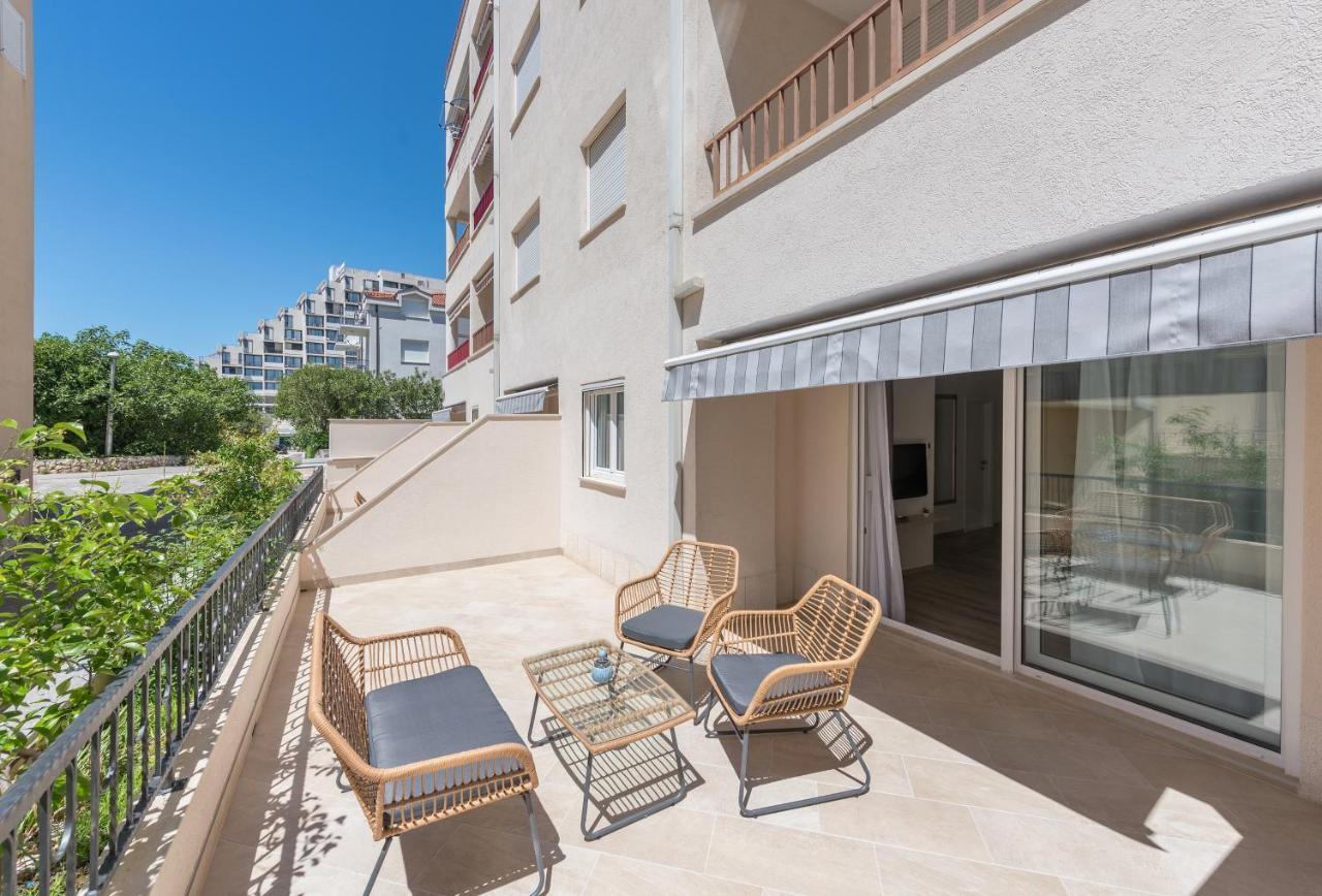 Apartments By The Sea Makarska - 19134 Dış mekan fotoğraf